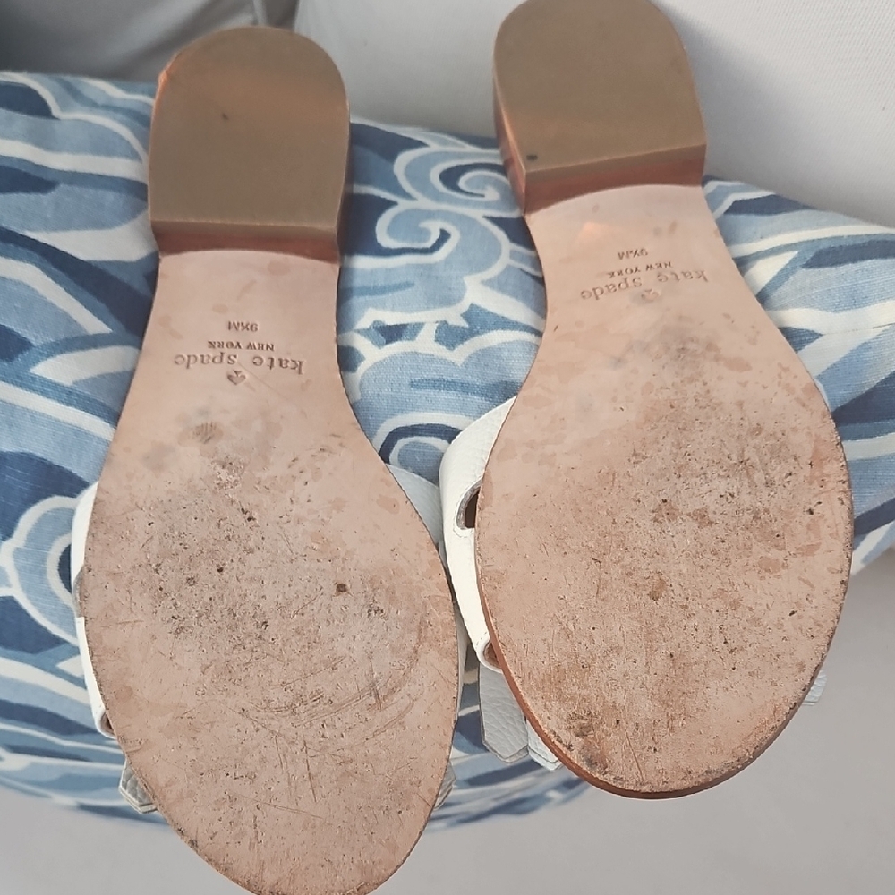 Kate Spade White and Gold Sandals with Fringe Detail Used Great Condition - Picture 3 of 6